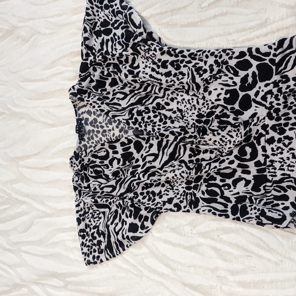 💜Animal Print Surplice Bodysuit💜 - Picture 6 of 11